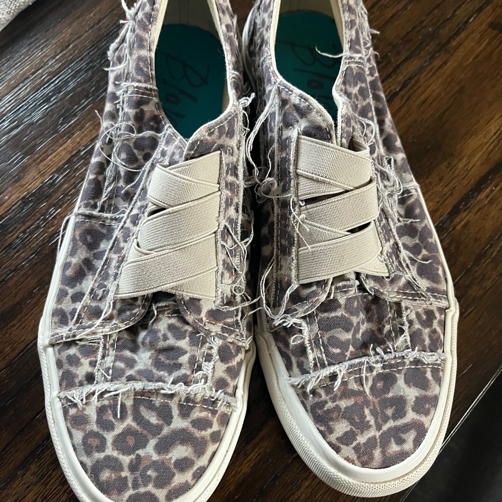 Leopard Print blowfish Sneakers size 8